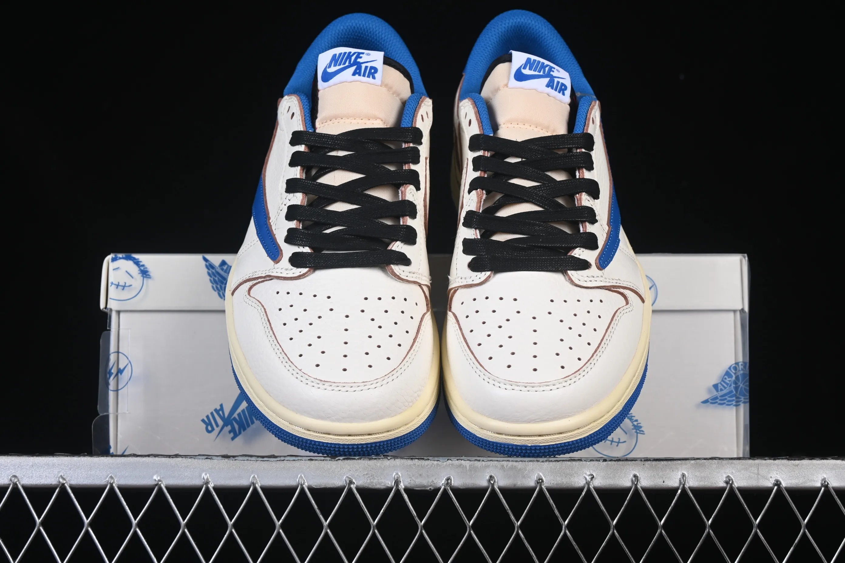 All categories Air Jordan Jordan series basketball shoes Air Jordan 1 Low Travis Scott x Air Jordan 1 Low OG AJ1 Joe 1 undercut low DM7866-104